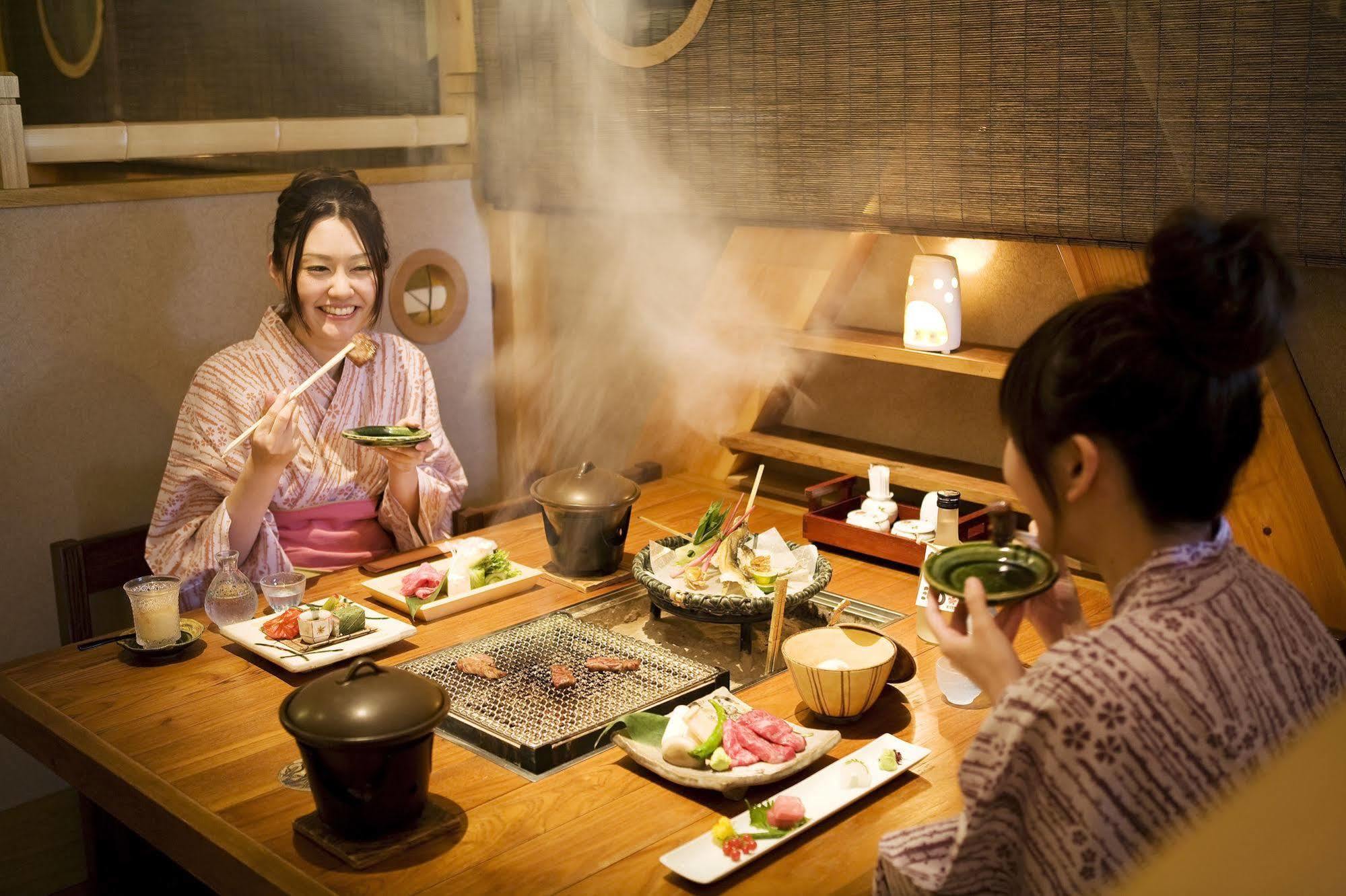 Miyama Ouan Kyoritsu Resort Takayama  Eksteriør billede A Japanese meal